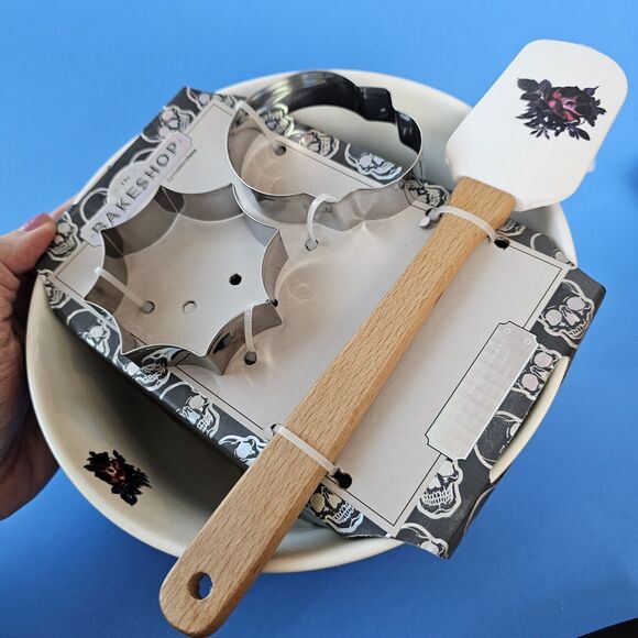 Goth Halloween Skull Mixing Bowl Spatula Cookie Cutter Set Floral Baking Retired - Picture 3 of 8